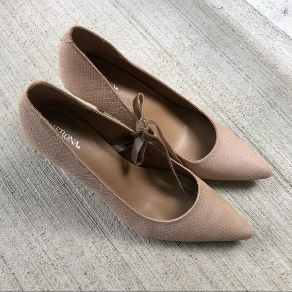 Merona Pumps Neutral Toned size 9.5 womens heels - Picture 4 of 8